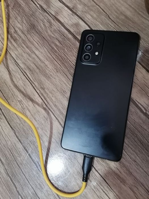 Samsung A52s 5G holati yangidek
