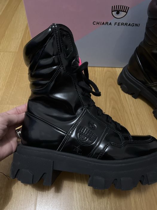 CHIARA FERRANGI,Cesare Paciotti,Diverso,Cafenoar