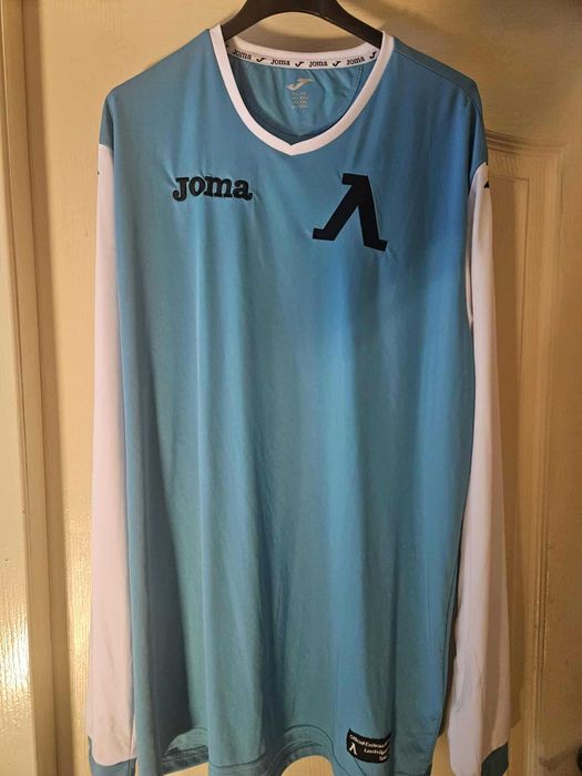 Фланелки на Левски