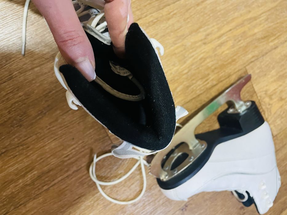 Коньки фигурные