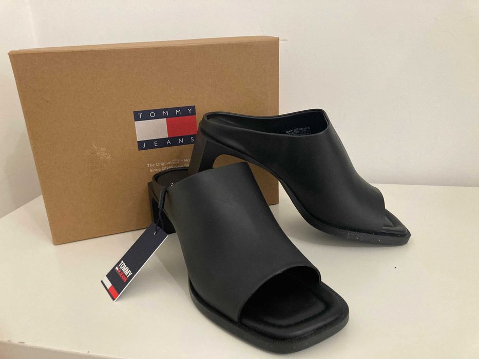 Черно кожено сабо с ток на Tommy Jeans, ново с етикет, размер 40