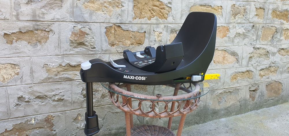 Maxi Cosi Coral 360 + база Family Fix 360