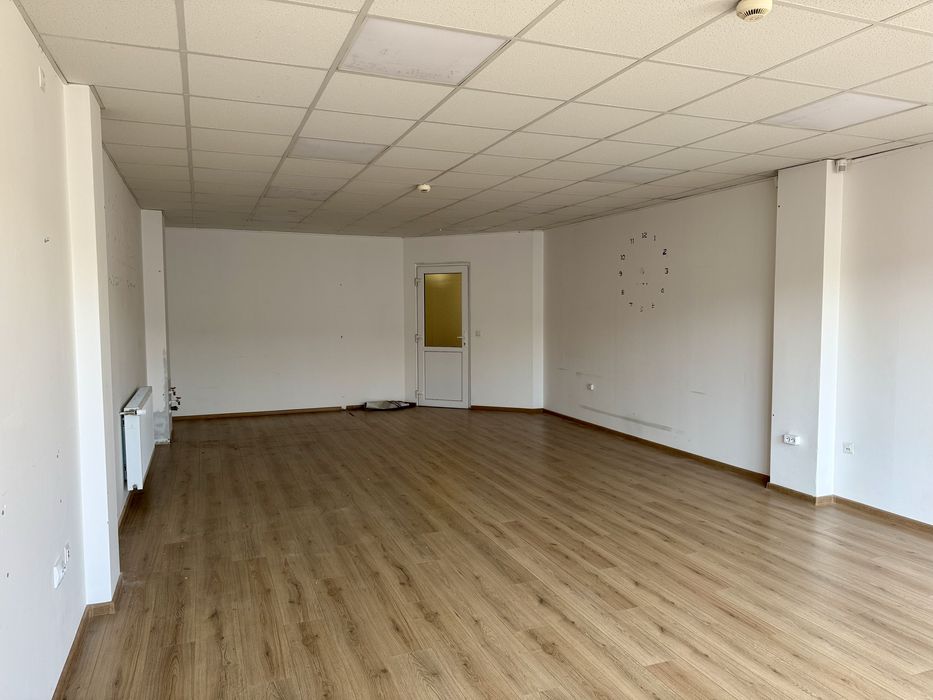 Birou, spatiu, sala,  etaj I. centru Sangeorgiu de Mures de inchiriat