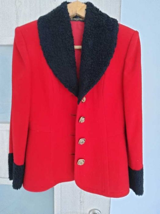 Продавам дамско Сако/Жакет