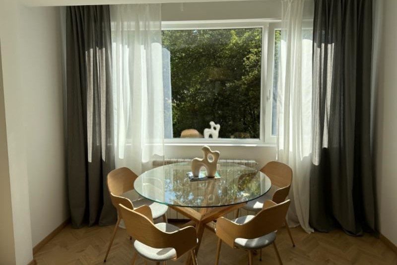 Продава се Тристаен апартамент в София, Изток - 105 кв.м за 7 €/кв.м - Снимка #1