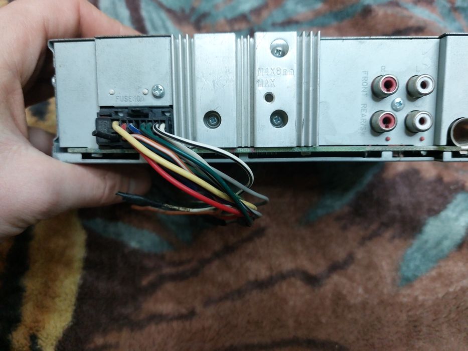 Продам оригинальную магнитолу JVC