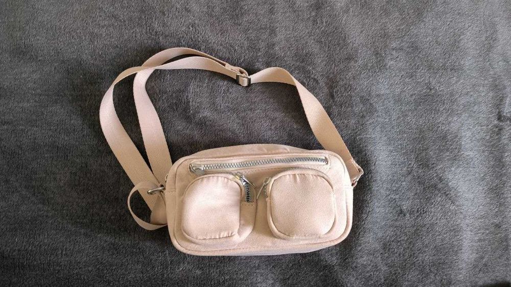 Borsetă H&M model din străinătate crem spațioasă