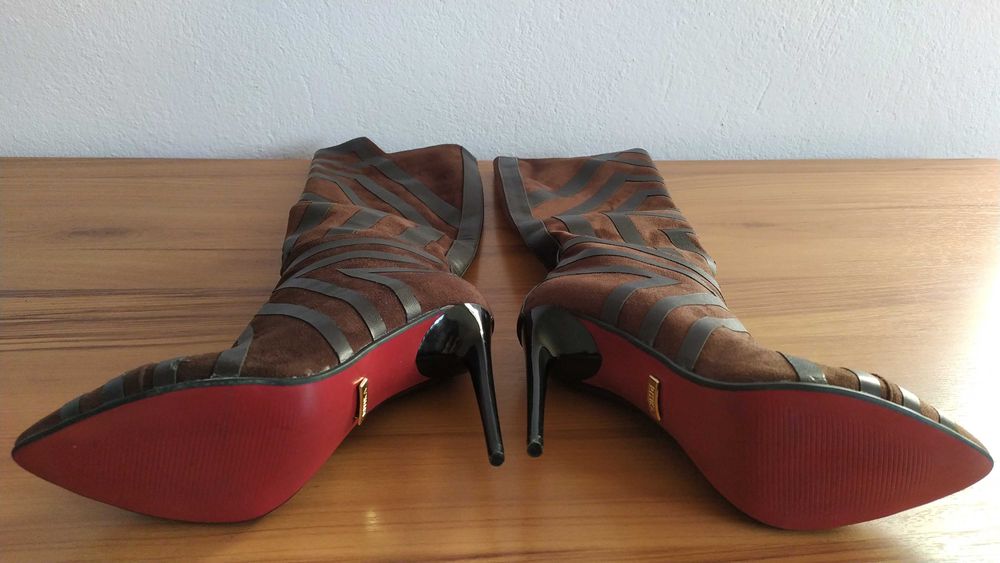 Два чифта дамски ботуши (обща цена)