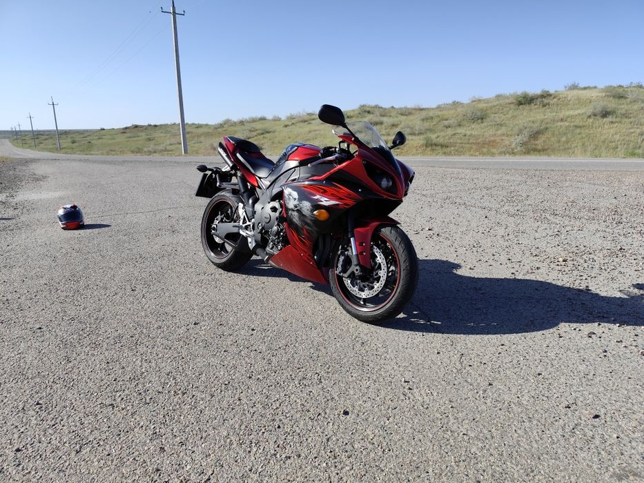 Ямаха R1 2011 года