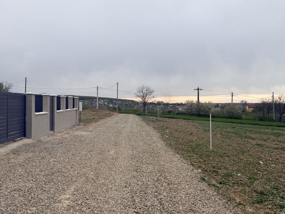 Loturi de teren 800-900 mp Gaz-apa-curent M Doamnei