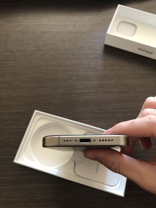 Iphone 15 pro 128gb natural titanium