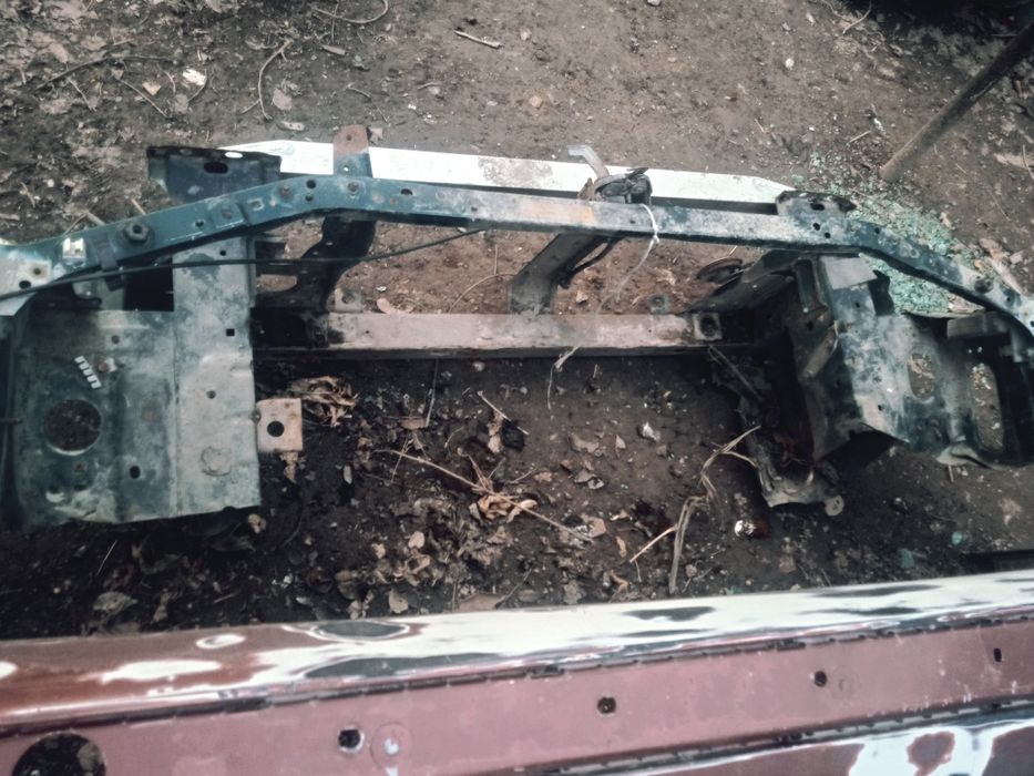 Продам телевизор от мазды 626