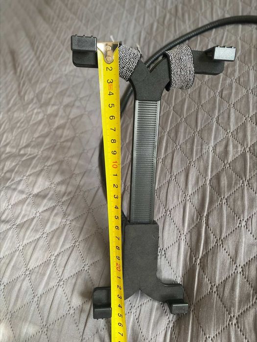 Стойка за таблет за автомобил