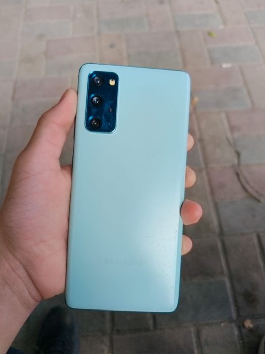Обменяю Samsung s20 fe (128 Гб)