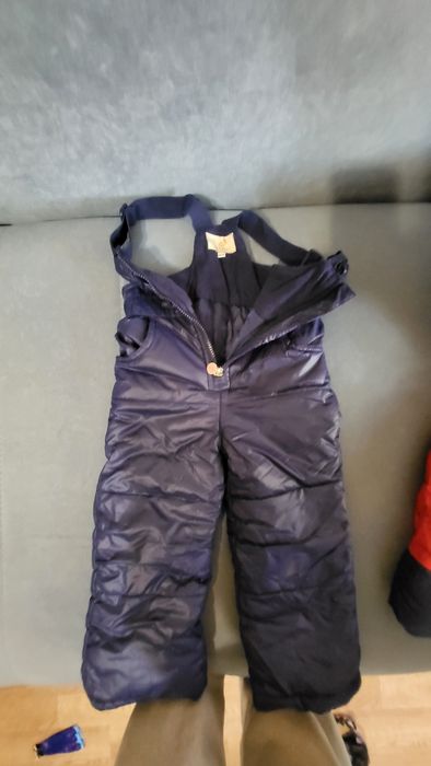 ПРОДАМ зимний комбинезон для девочки