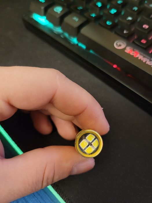 Becuri led W5W cu lupa