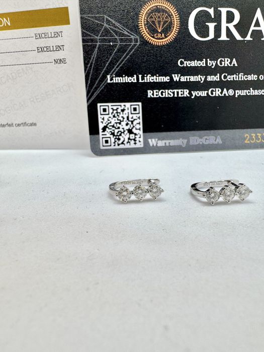 Сребърни обеци с мойсанит (диамант) 0.6 карата  6 камъка *0.1 карата
