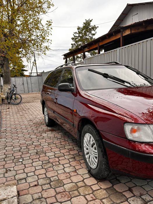 Тайота карина е универсал