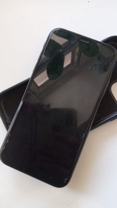 Айфон 11 черный цвет