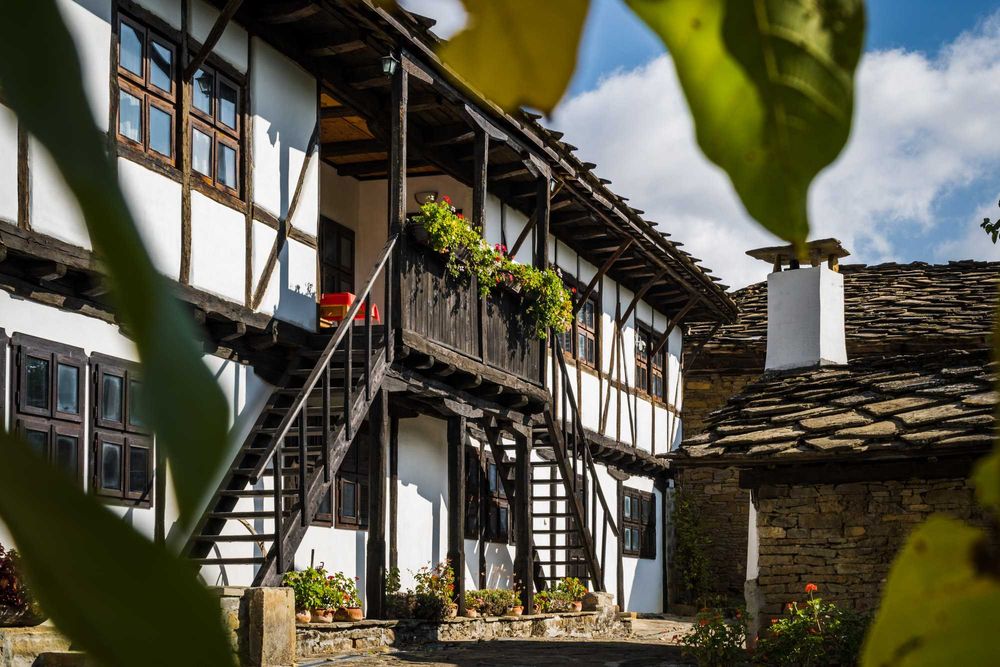 Продава се Къща в с. Стефаново, Област Ловеч - 626 кв.м за 750 €/кв.м - Снимка #2