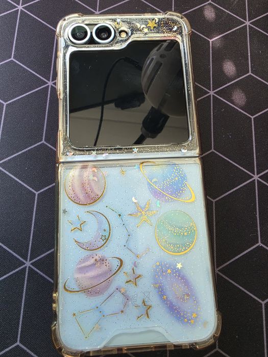 Продавам Samsung Z Flip 6