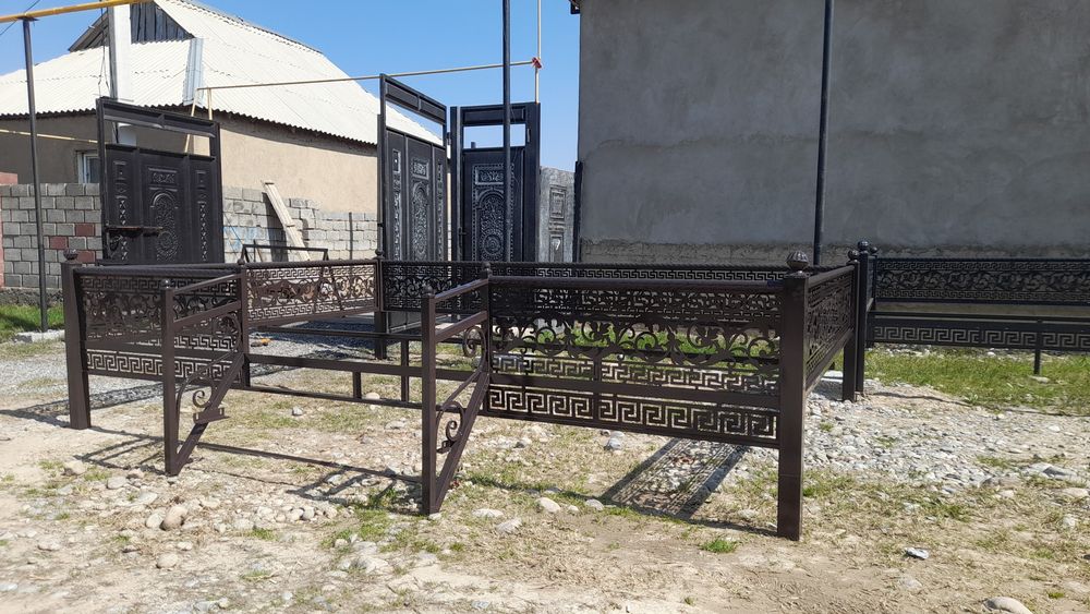 Металическая тапчан