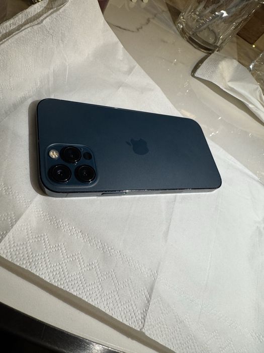 Продаю Iphone 12 pro 256gb