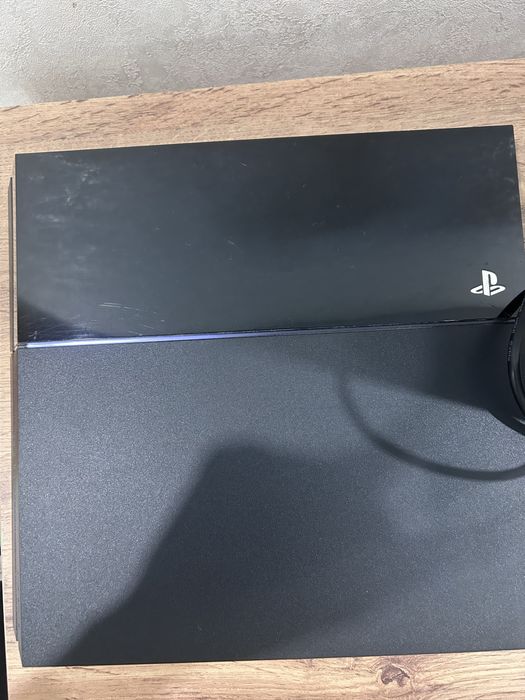 Консоль PlayStation 4 Fat