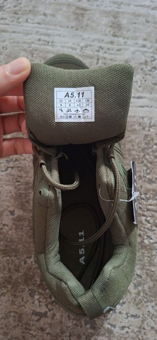 Продам кроссовки 42 барлау
