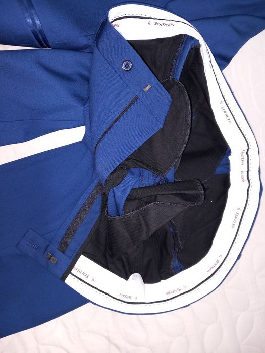 Costum bărbați stare foarte bună.