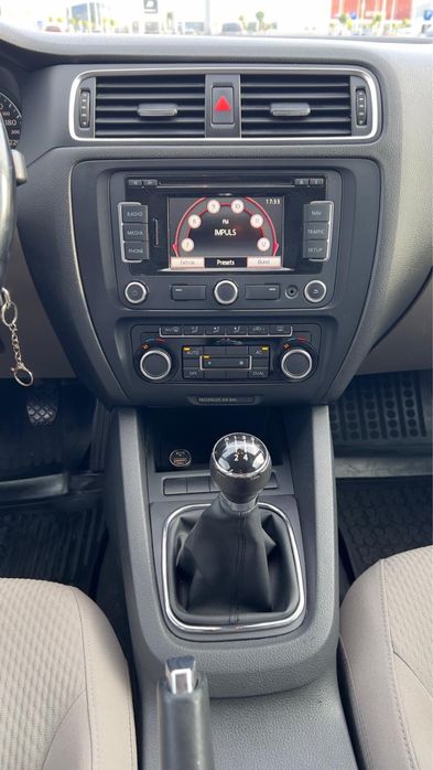 VOLKSWAGEN Jetta 2012 — imagine 5