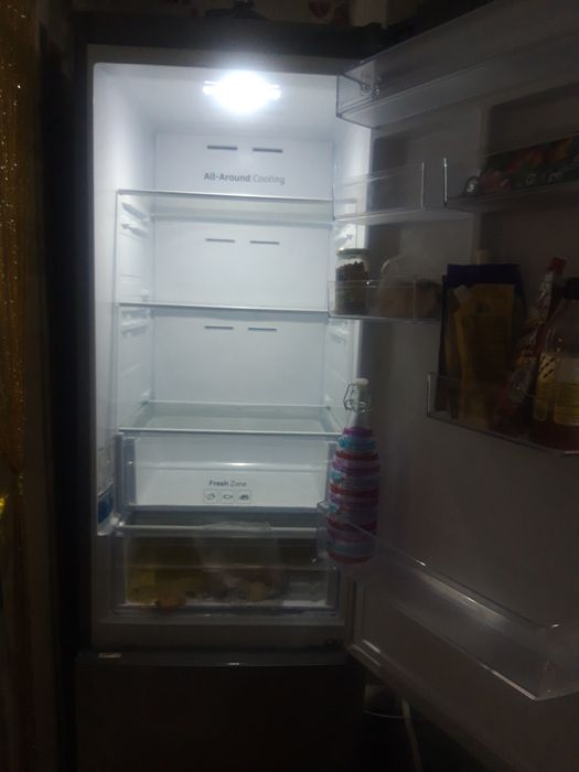 Холодильник Samsung