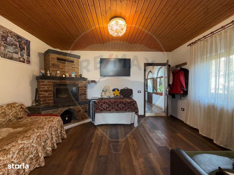 Casa cu teren de vanzare Golesti-Ramnicu Valcea / Manastirea Filimon