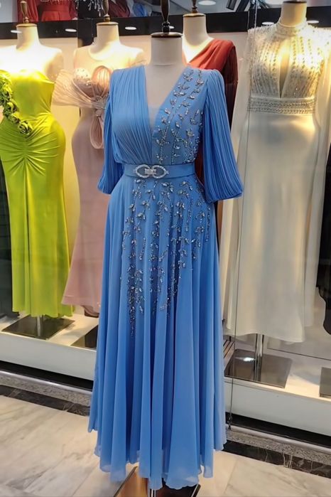 Продам очень красивое,нежное вечернее платье