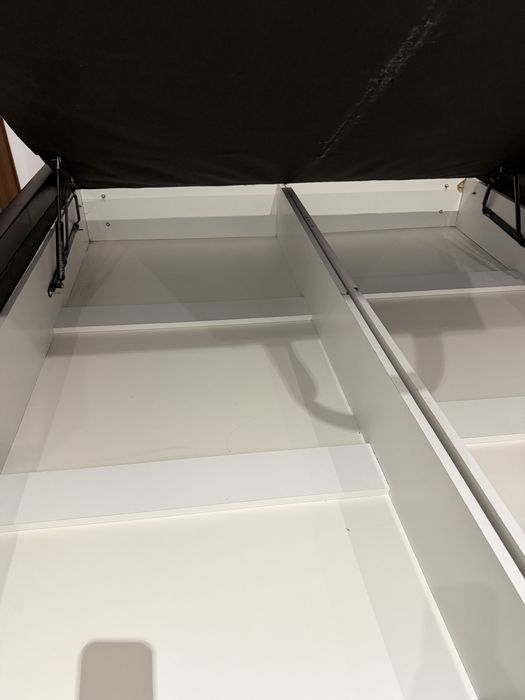 Pat matrimonial tapițat maro + ladă depozitare + somieră metalică