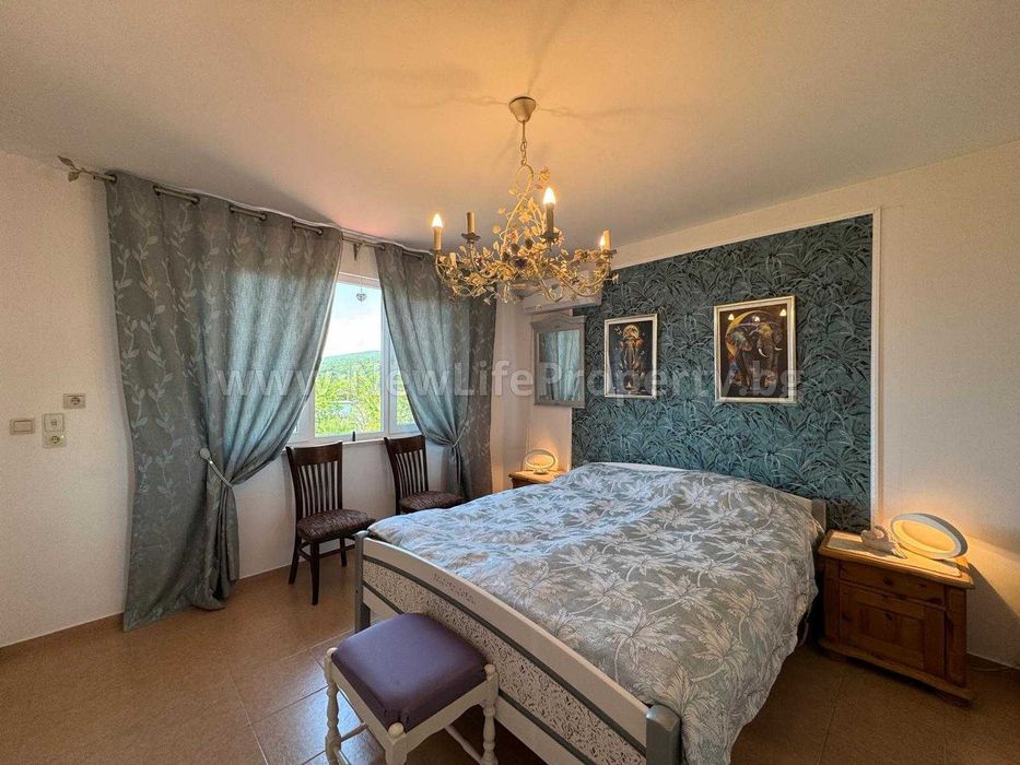 Двуетажен таунхаус в с. Кошарица, обл. Бургас