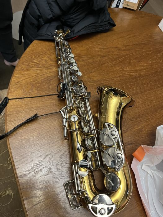 Vind Saxofon Selmer stare foarte buna folosit foarte putin