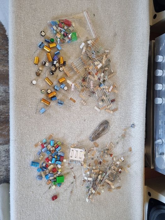 Pachet dif piese, Rezistente, etc. Noi. West Germany.