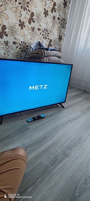 Tev Smart Metz 108 cm.