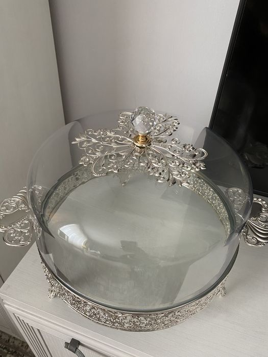 Продам тортницу