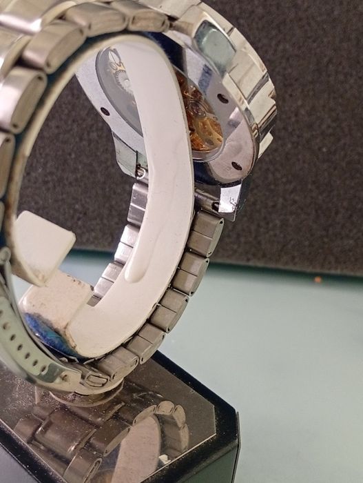 Руски ръчен механичен часовник .