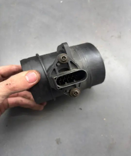 Debitmetru aer Volkswagen VW Golf 2003 2.0 MT (115 hp)