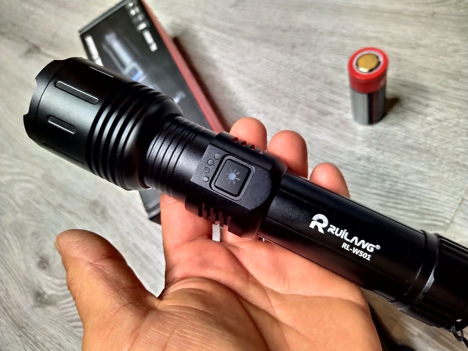 Lanterna Profesionala cu led tip laser, zoom, punct fix distanta mare