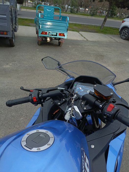 Yamaha r3 250cc в черно/синем окрасе