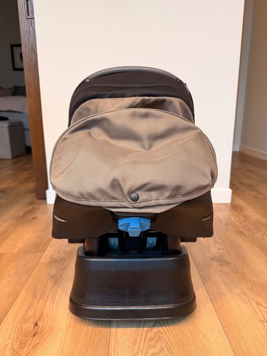 Chicco бебешко столче за кола