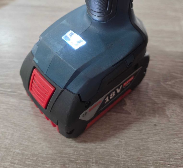 Винтоверт Bosch GSR 18V-50
