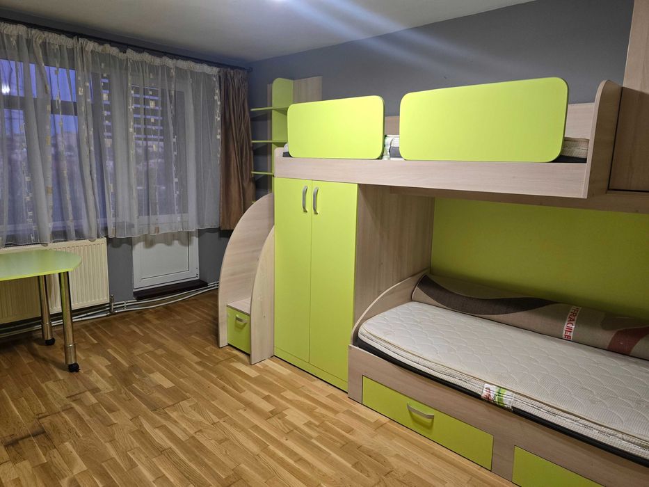 Închiriez apartament 4 camere,Iași,Alexandru cel Bun