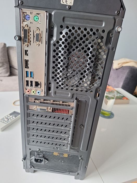 Геймърски компютър | RX 580 8GB | 32GB RAM | 256GB SSD | 1TB HDD |