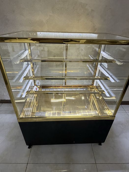 Витрина Жаңа Кондитерлік сатылады