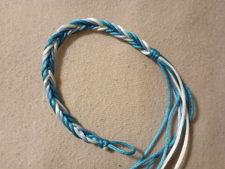 Гривни ръчно изработени